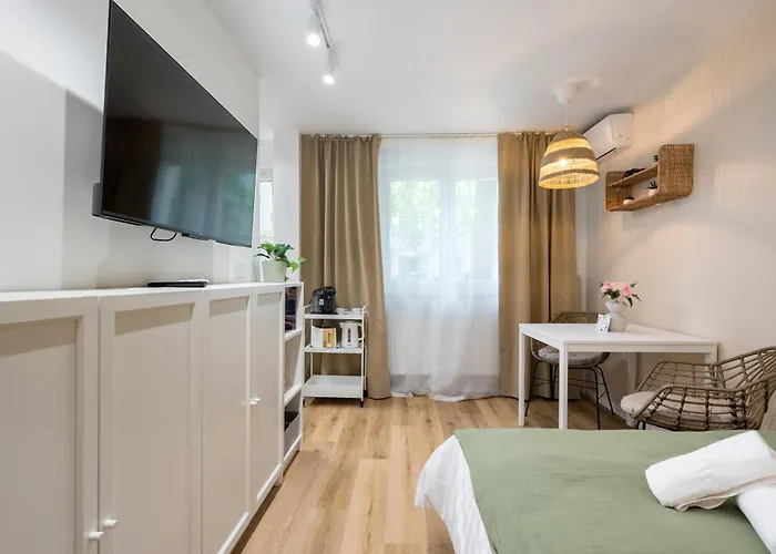 Апартаменти Boho Chic Near Alba Iulia Square,