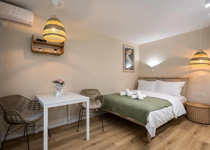 Boho Chic Near Alba Iulia Square, Apartamento
